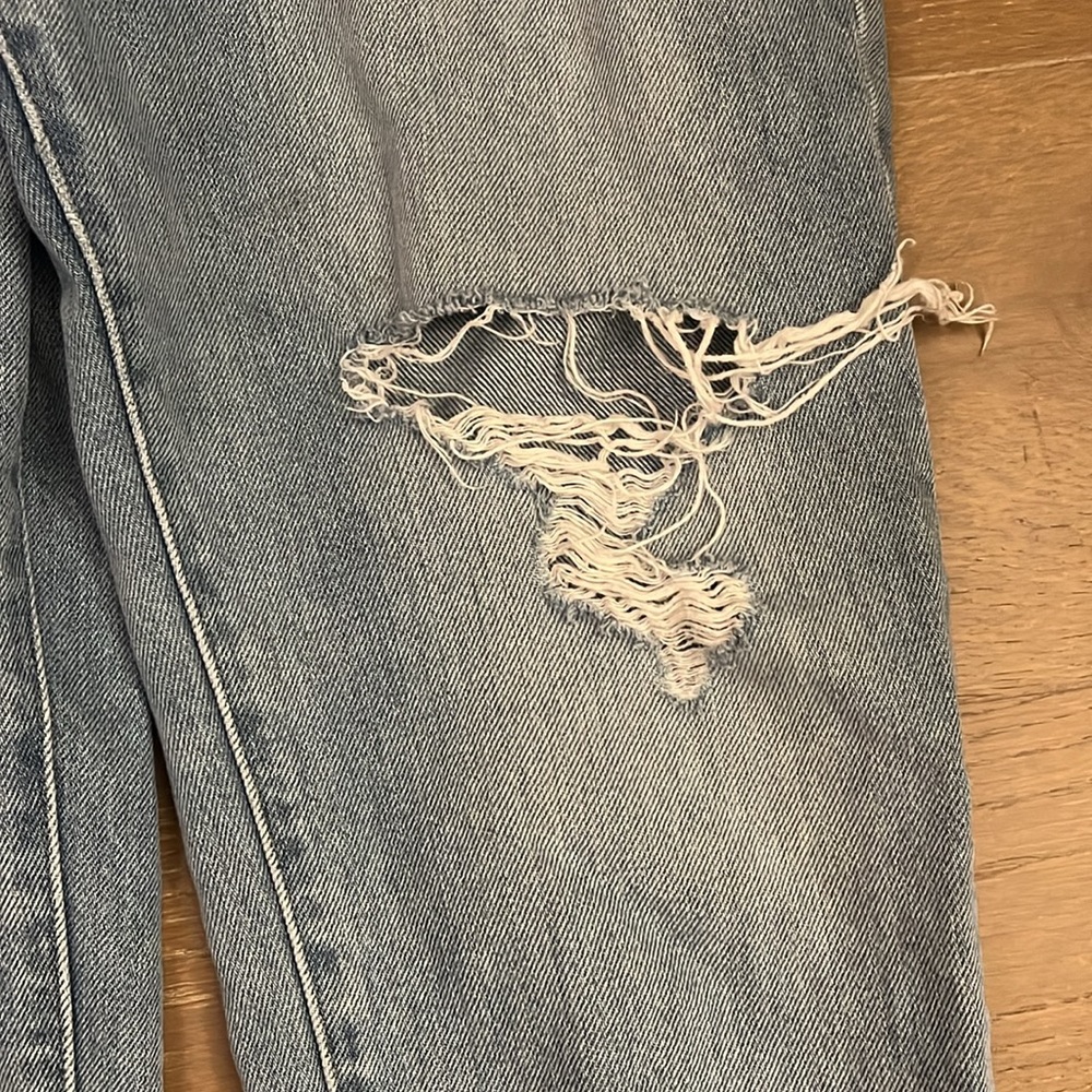 Madewell The Momjean in Gilford Wash: Ripped Edition size 27 - Picture 8 of 16